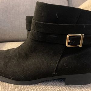 Never worn Girls Black Boots Size 6